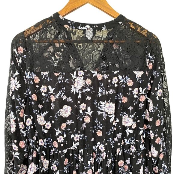 Torrid empire waisted top,  elasticized waist, v-neck, high-low hemline - Picture 7 of 14